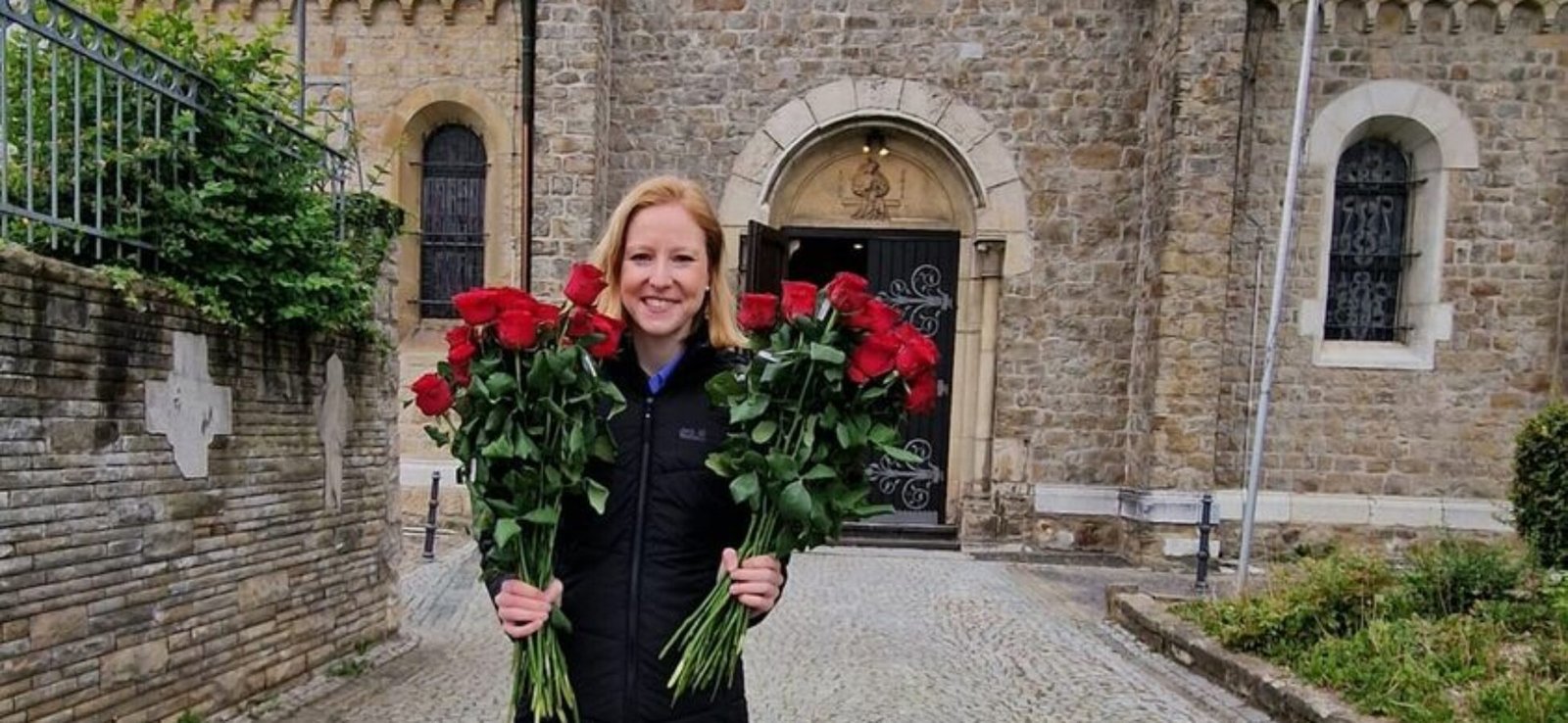 Annika Fohn mit Rosen zum Muttertag